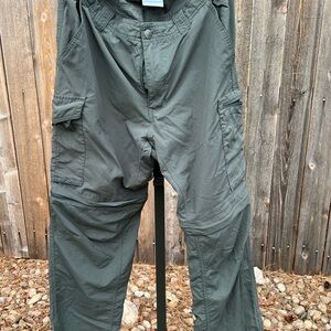 Columbia Men's Forest Green Convertible Pants. 32 x 30.